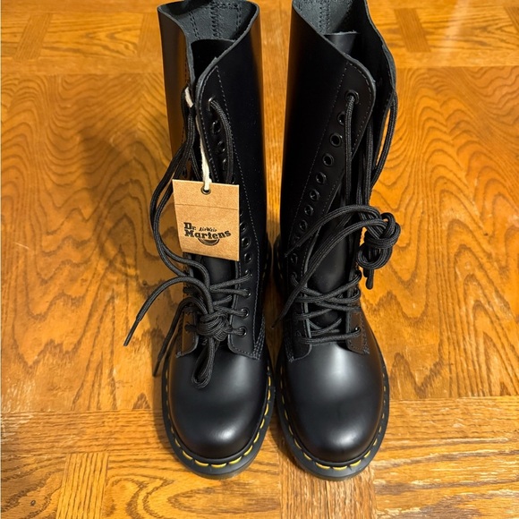 Dr. Martens Women's 1914 Lug Sole Sz 5 Combat Boots Black Leather 14 Eye Grunge - Picture 2 of 12